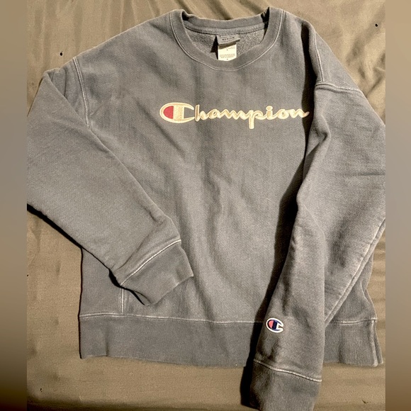 Woman’s small Champions sweater - Picture 1 of 3